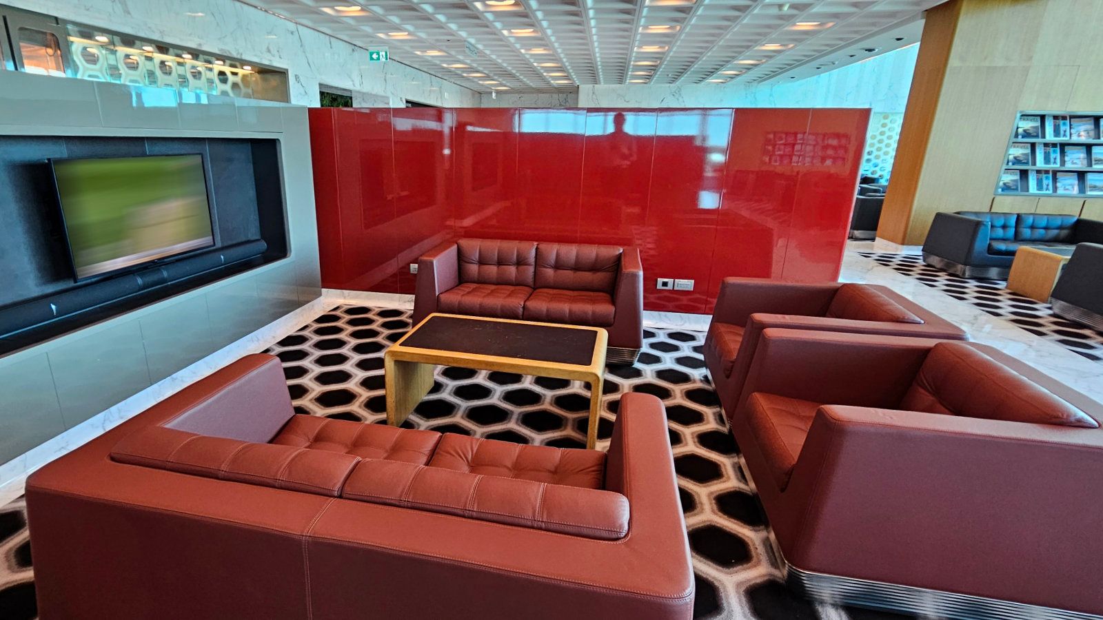 Qantas First Lounge Melbourne Review