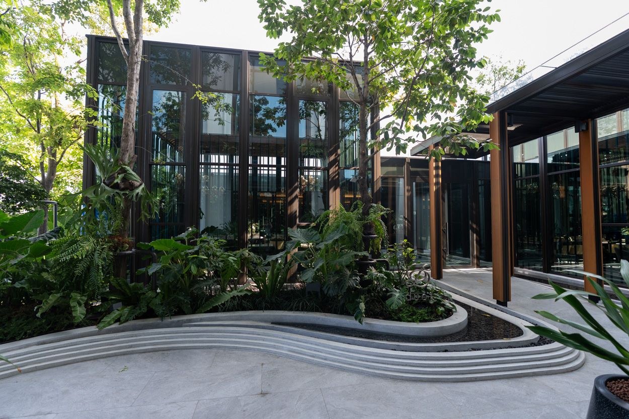 The Ritz Carlton Bangkok dining options