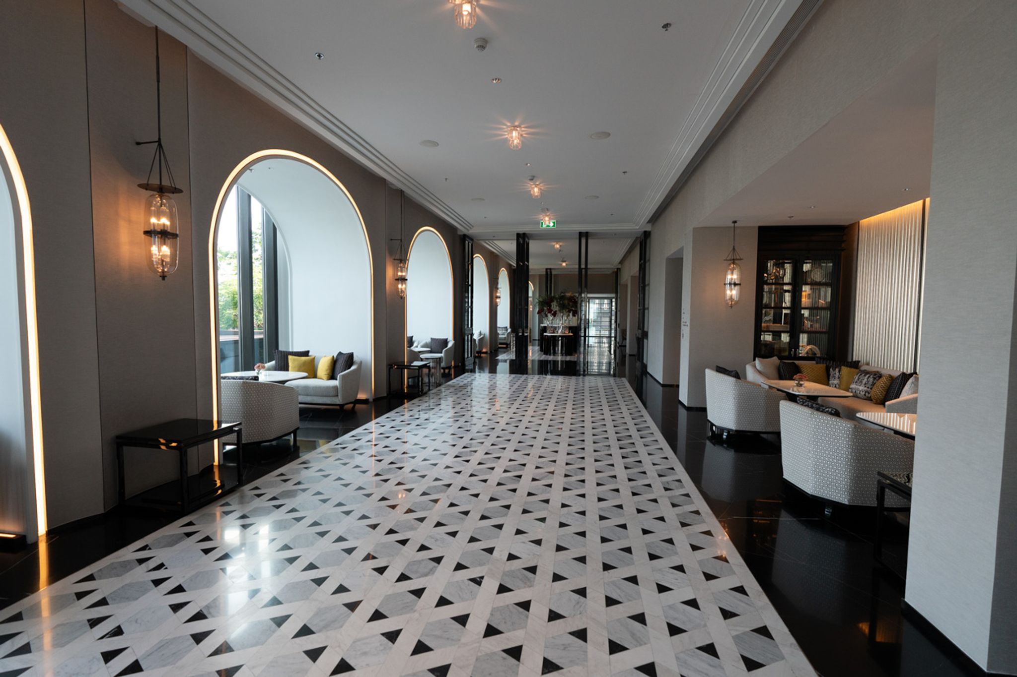 The Ritz Carlton Bangkok lobby