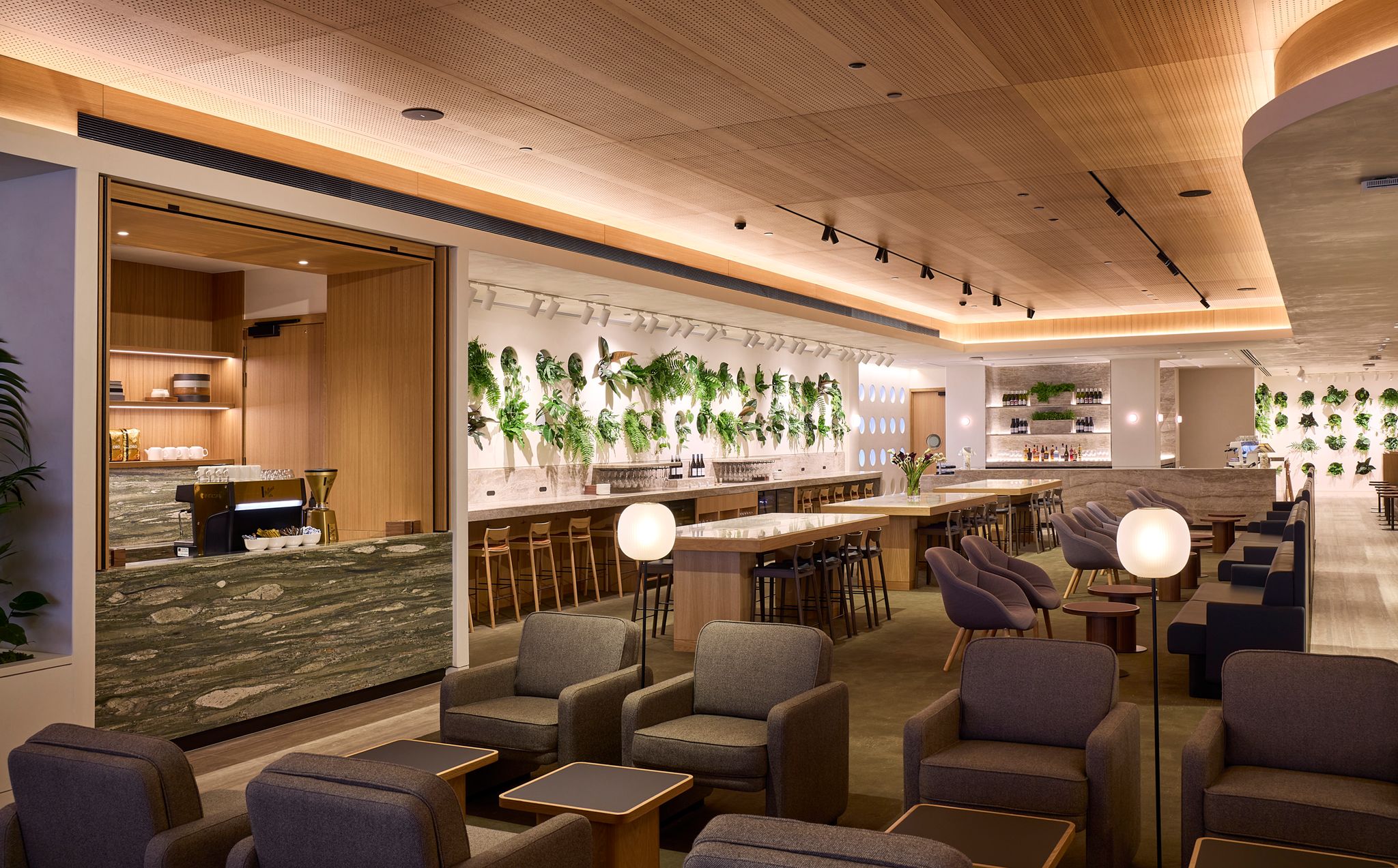 The Bizarre Reason Qantas Cancelled Its London First Lounge