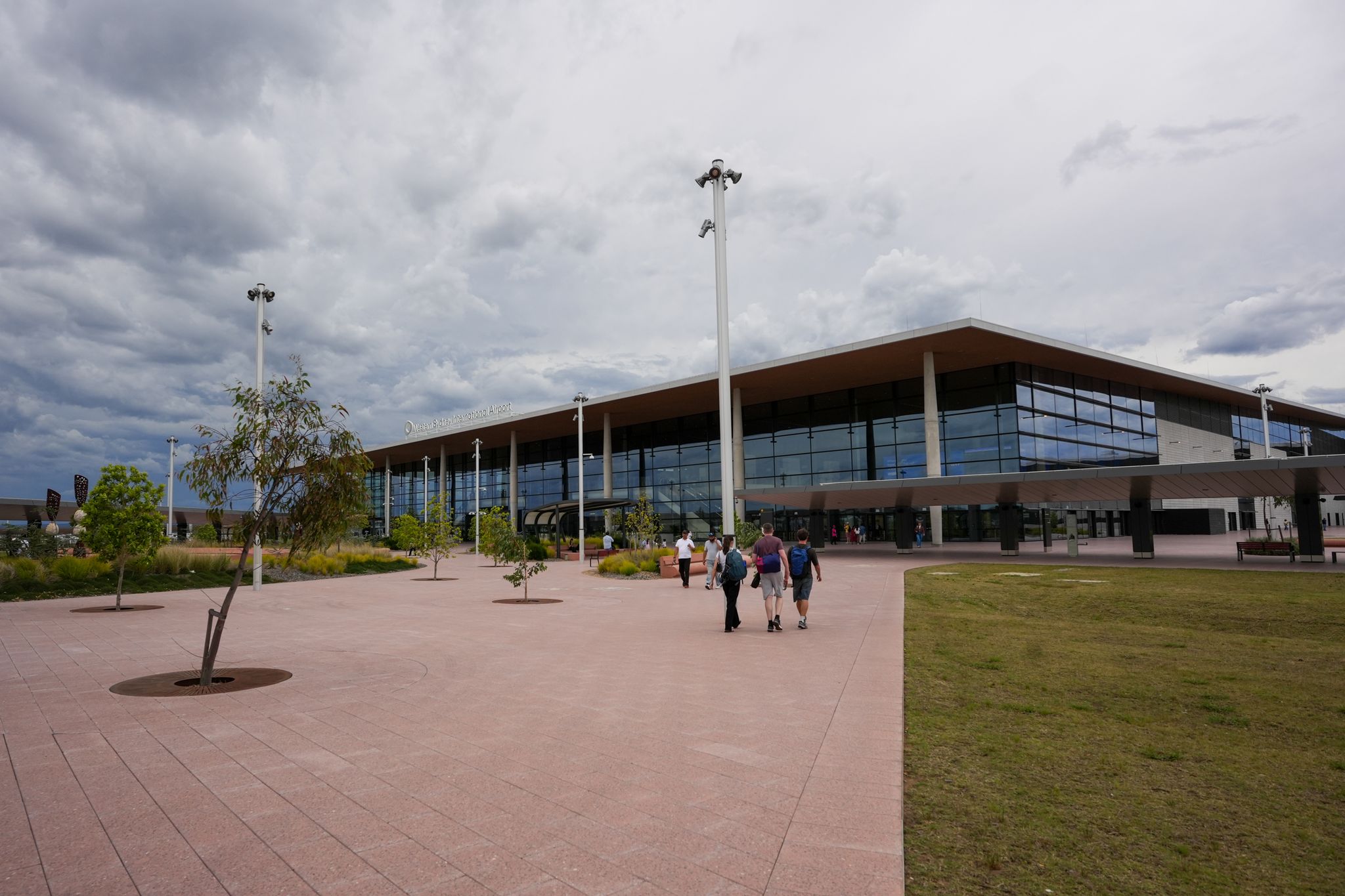  Western Sydney Airport opens to passengers