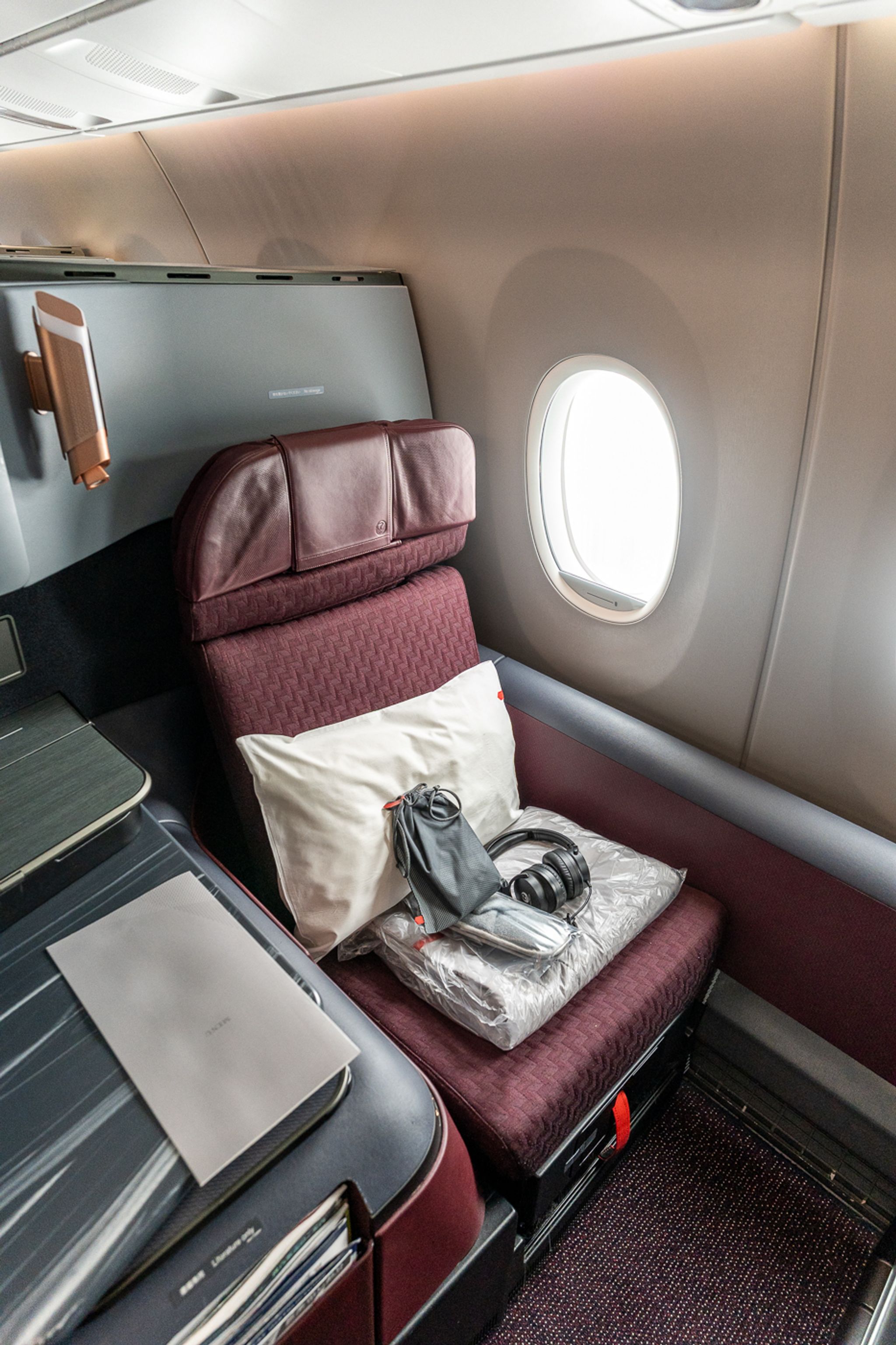 Window seat in Japan Airlines A350-1000 business class