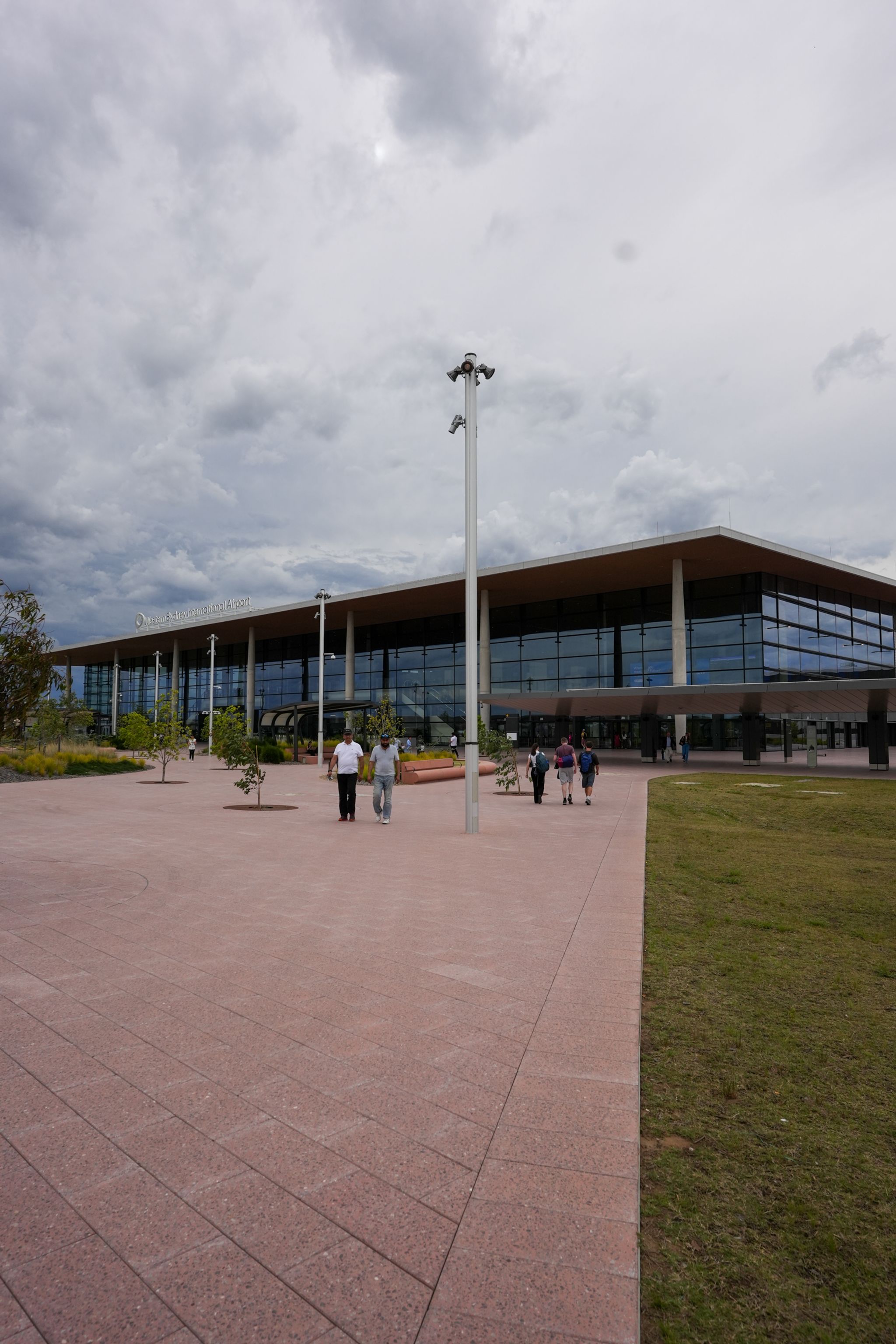  Western Sydney Airport opens to passengers