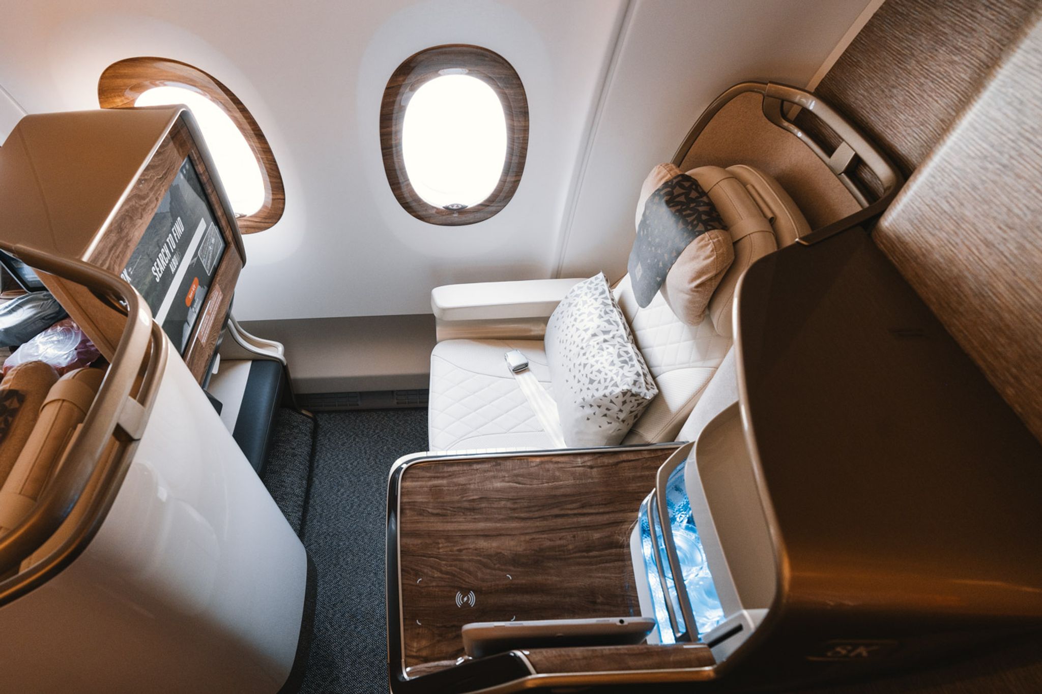 Emirates A350 business class seat 8K
