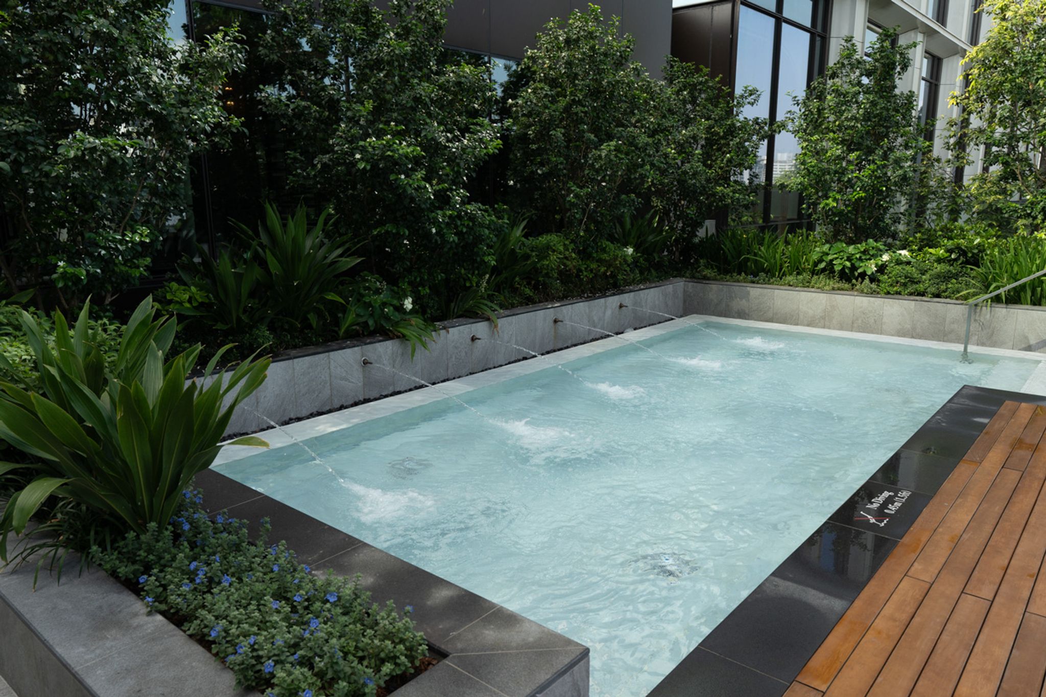 The Ritz Carlton Bangkok outdoor pool