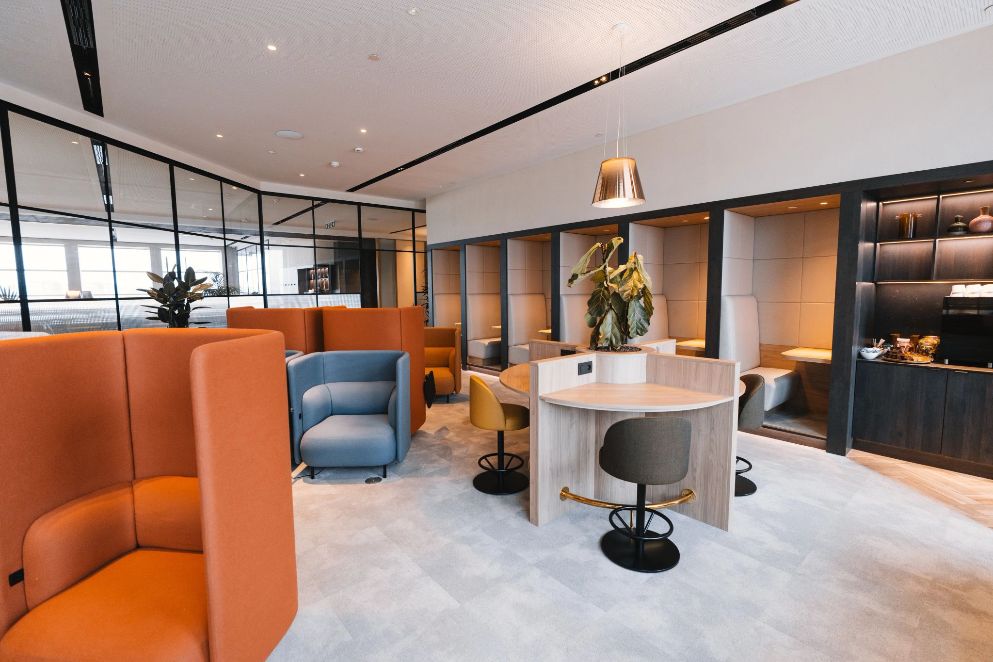 The View Lounge by Brussels Airport seating area