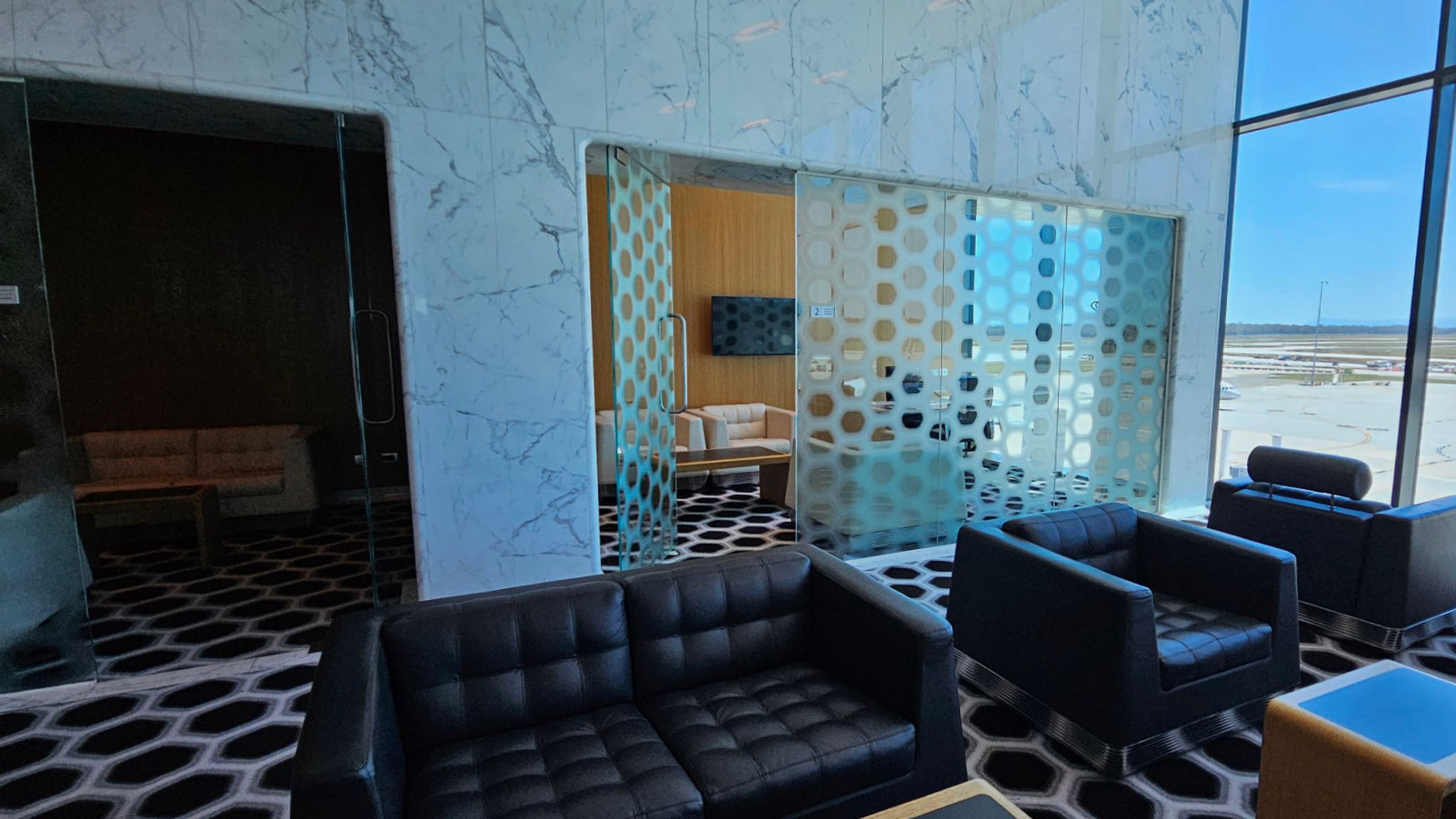 Qantas First Lounge Melbourne Review