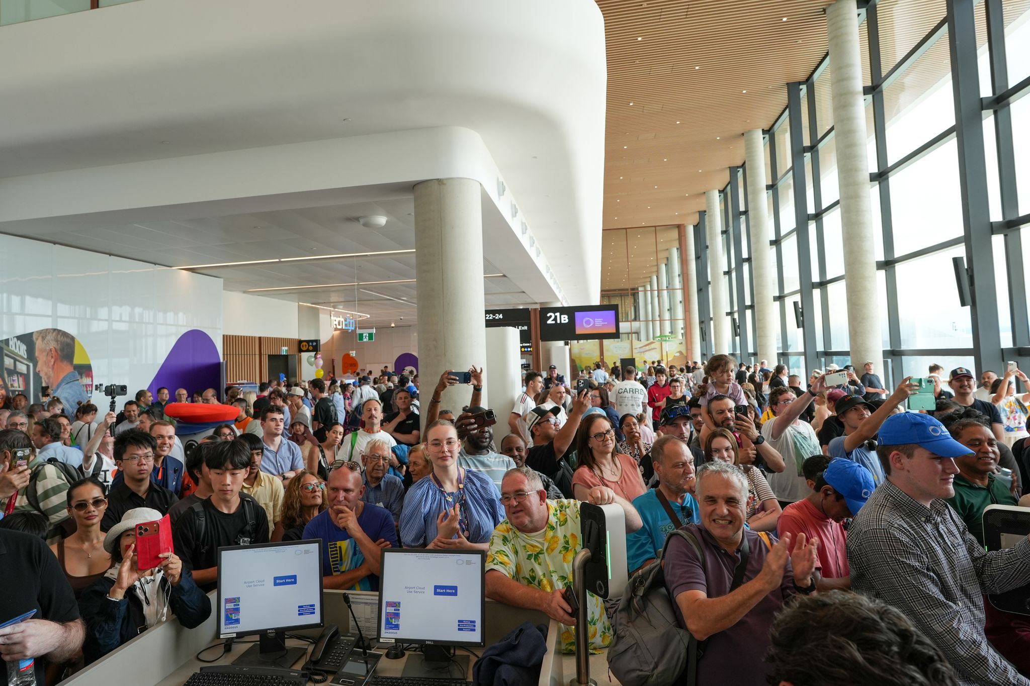 Western Sydney Airport first flight