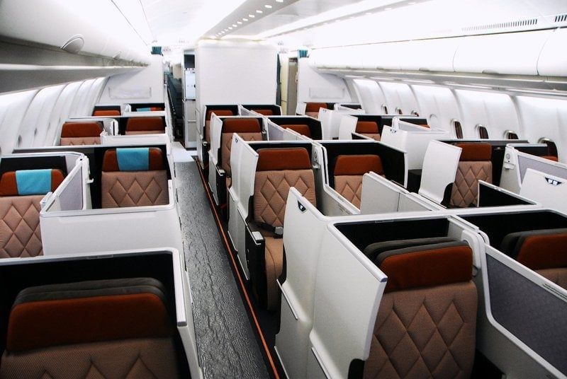 Rows of Oman Air Boeing 787 business class seats