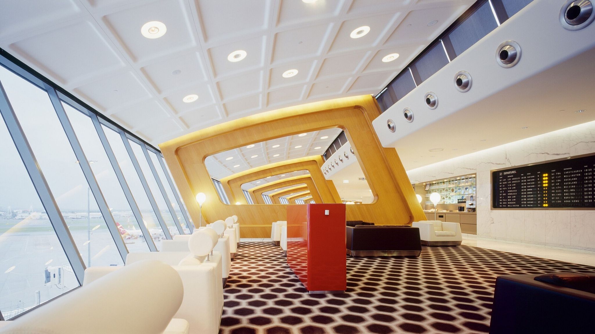 Qantas Lounge Guide