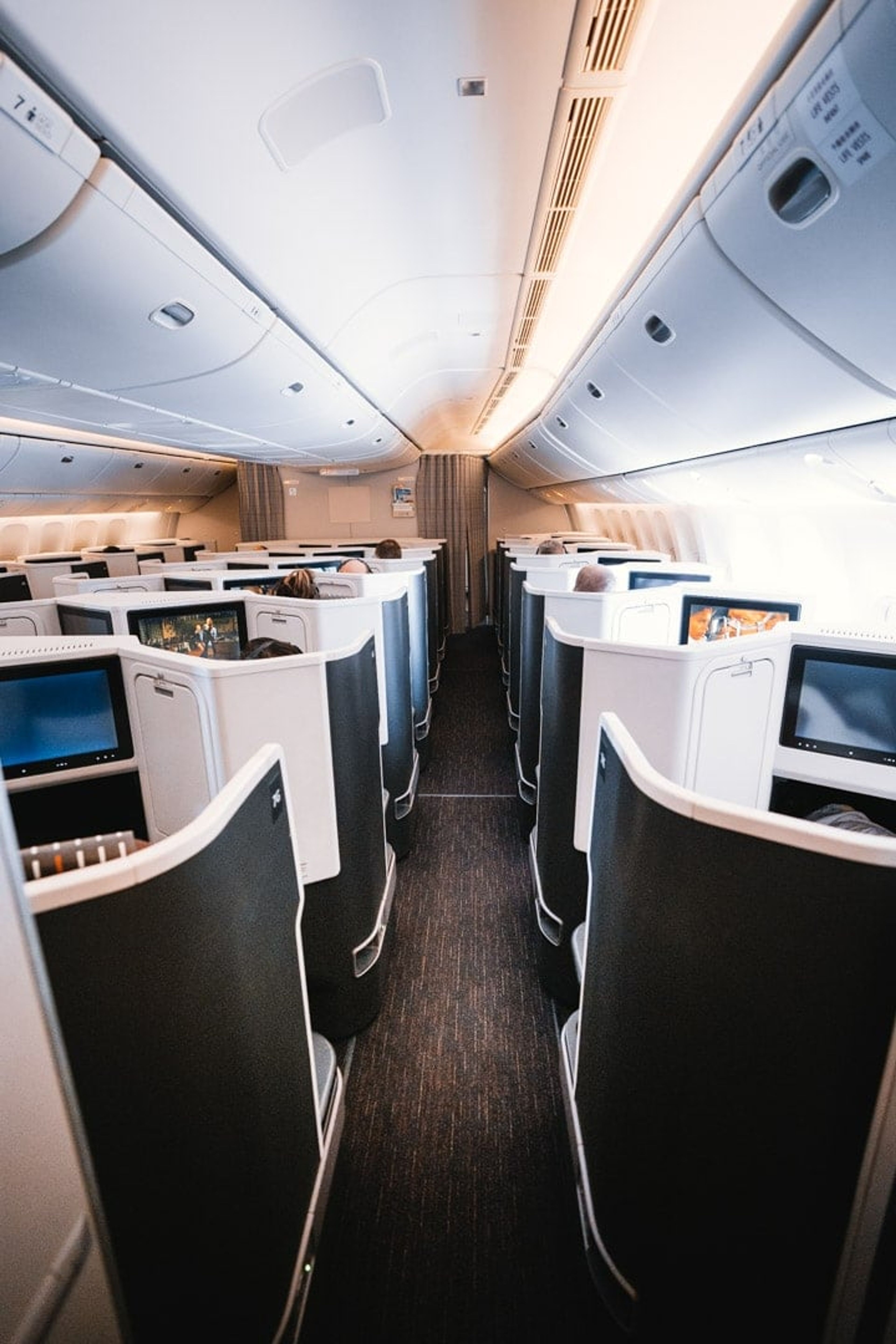 B777-200