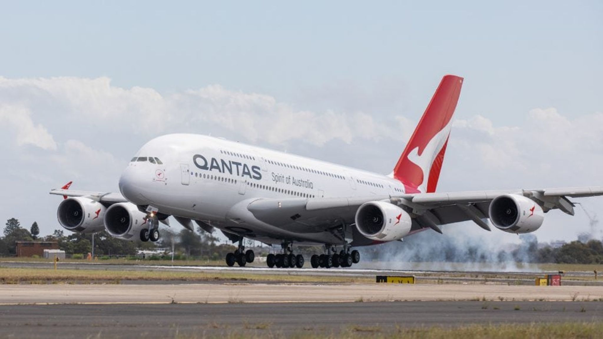 Qantas Reduces Status Credit Requirements for Platinum and Platinum One
