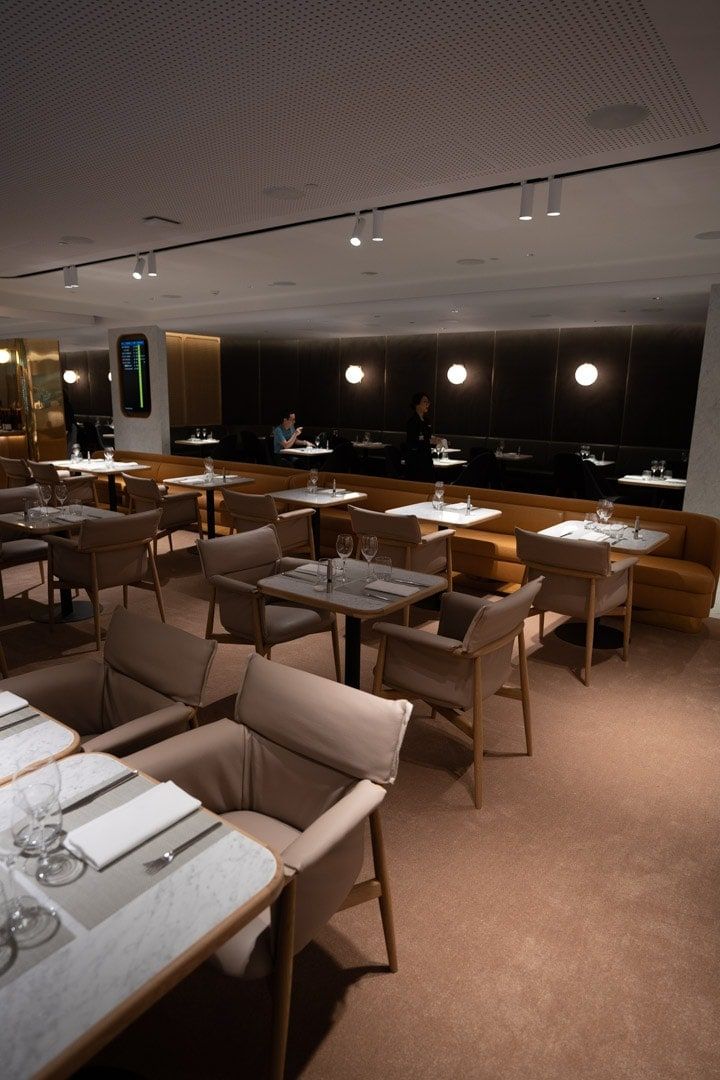 Qantas First Class Lounge Singapore